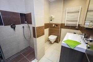 A bathroom at Németh Apartmanok