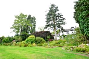 Fairfield House and Gardens外面的花园