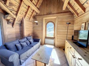 Μια τηλεόραση ή/και κέντρο ψυχαγωγίας στο Chamonix: Appart. standing 6 pers, 3 ch, parking, centre-ville - FR-1-507-35