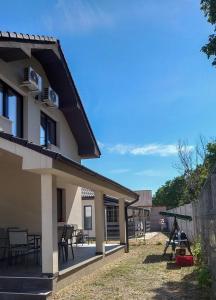 Budova, kde se prázdninový dům nachází