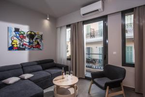 A seating area at Jacuzzi suite Piazza dei Leoni