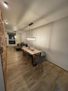 Kuchyňa alebo kuchynka v ubytovaní Apartament na Skarpie