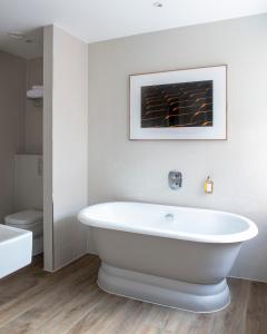 Koupelna v ubytování Bush Hotel Farnham