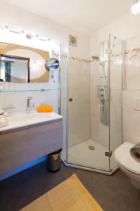 A bathroom at Haus Enzian