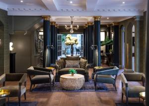 Posezení v ubytování Bush Hotel Farnham