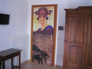 TV a/nebo společenská místnost v ubytování Art Hotel + 36 fotografií