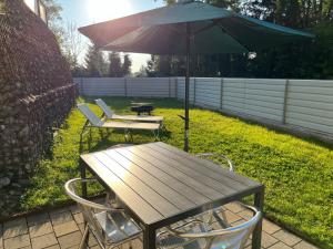 Zahrada ubytování Schöne Wohnung in ruhiger Lage mit Garten.