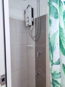 Ένα μπάνιο στο SMDC Wind -Cool Suites Tagaytay