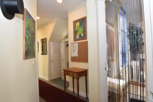Η κουζίνα ή μικρή κουζίνα στο fewo1846 - Artemis - vintage Altbau-Wohnung im 4 OG eines Geschäftshauses im Stadtzentrum