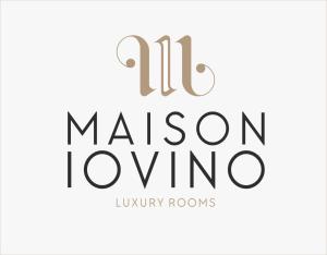 un ensemble de logos monogrammes pour les chambres de luxe dans l'établissement YourHome - Maison Iovino Luxury Rooms, à Sorrente