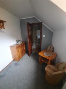Posedenie v ubytovaní POKOJE RODIS