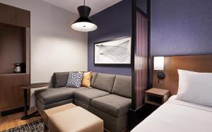 Postel nebo postele na pokoji v ubytování Hyatt Place Toronto-Brampton