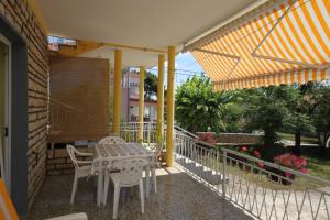 Balkón nebo terasa v ubytování Apartments by the sea Starigrad, Paklenica - 6623