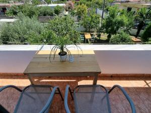 GUEST HOUSE VILA ELEZI的阳台或露台