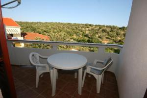 Balkón alebo terasa v ubytovaní Apartments and rooms by the sea Jakisnica, Pag - 4160