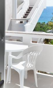 Balkón alebo terasa v ubytovaní Apartments and rooms by the sea Jakisnica, Pag - 4160