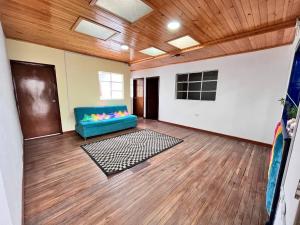 TV i/ili multimedijalni sistem u objektu Prisma Hostel