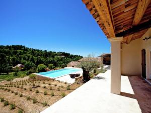 Bazén v ubytovaní Villa in Provence with Infinity Pool alebo v jeho blízkosti