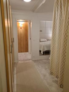 Kylpyhuone majoituspaikassa Villa Onia - sauna, palju ja iso yksityinen piha