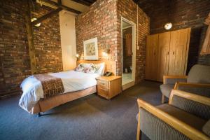 Postel nebo postele na pokoji v ubytování Acacia Guesthouse Klerksdorp + 24 fotografií