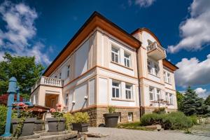 The building in which a szállodákat is located