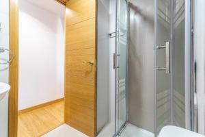 Kúpeľňa v ubytovaní Modern Beach Apartment Valparaiso with Parking + 25 fotografií