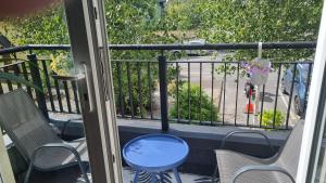 Un balcon sau o terasă la 2Bedroomed apartment on first floor with balcony