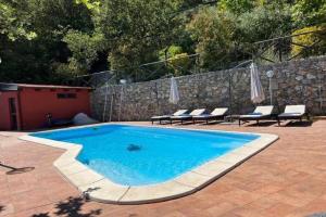 Swimming pool sa o malapit sa Villa Belvedere Relax,Piscina privata e Privacy
