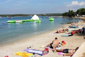 Zdjęcie z galerii obiektu Apartments with WiFi Vrsar, Porec - 7044 w mieście Vrsar