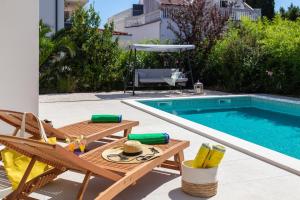 Bazén v ubytovaní Luxury Villa Cippico XXII with Pool alebo v jeho blízkosti