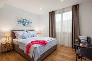 Posteľ alebo postele v izbe v ubytovaní Luxury Villa Cippico XXII with Pool