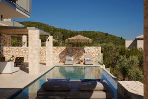 Epiphany Villas Lefkada内部或周边的泳池