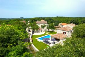 Bazén v ubytovaní Istria Time - Villa Nyma - Heated Pool alebo v jeho blízkosti