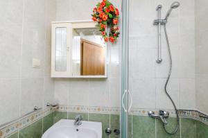 Fotografia z galérie ubytovania Family friendly apartments with a swimming pool Mlini, Dubrovnik - 8579 v Mlini
