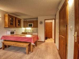 Кухня или кухненски бокс в Appartement Morillon 1100, 3 pièces, 6 personnes - FR-1-642-15