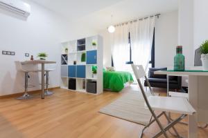 Posedenie v ubytovaní Romántico Estudio con Piscina
