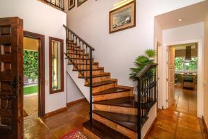 Kép Ocean Views Luxury Villa next to beach szállásáról Benalmádenában a galériában