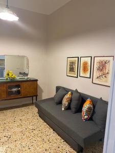 A seating area at A casa di Nonna Mela