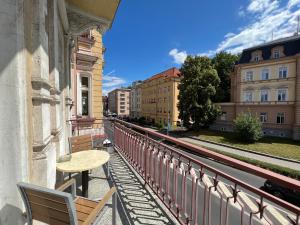 Zdjęcie z galerii obiektu Apartment Alice Center w Karlowych Warach