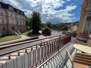 Zdjęcie z galerii obiektu Apartment Alice Center w Karlowych Warach
