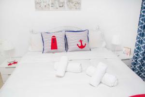 Posteľ alebo postele v izbe v ubytovaní Navy Apartment, El Poris + 29 fotografií