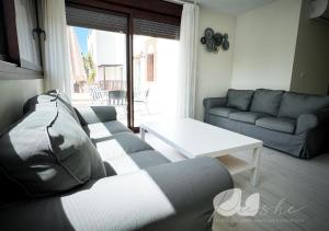 Posezení v ubytování PUSHE Village Playa Granada Beach & Golf 3