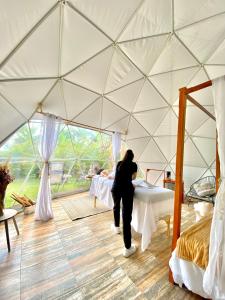 Postel nebo postele na pokoji v ubytování Orange Glamping
