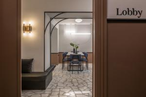 Posedenie v ubytovaní 72 AD Suites