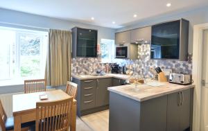 Dapur atau dapur kecil di Chestnut Apartment