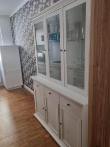 Kuchyňa alebo kuchynka v ubytovaní Apartament Wojciecha 9B 2 - Gdynia Śródmieście 70m2