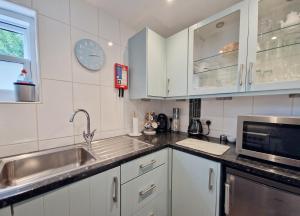 Beech Apartment的厨房或小厨房