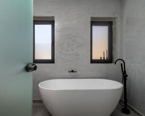 Koupelna v ubytování Celine Private Residences + 37 fotografií