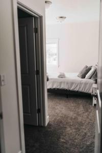 Gallery image of 2 CONDOS next to each other Perfect for GROUPS in Logan