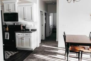 Gallery image of 2 CONDOS next to each other Perfect for GROUPS in Logan